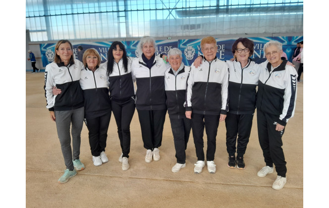 L'équipe féminine du District 04-05 lors de la Coupe de la Ligue PACA 2025