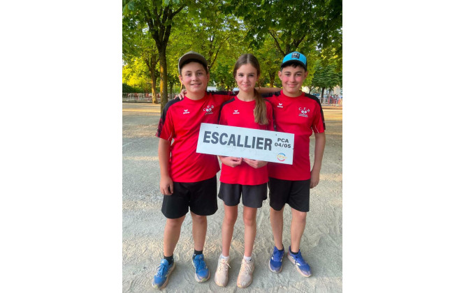 Jules ESCALLIER, Laura JOURDIN et Gaëtan ARNAUD-JOUVE (Boule Champsaurine) au Championnat de France Double U15
